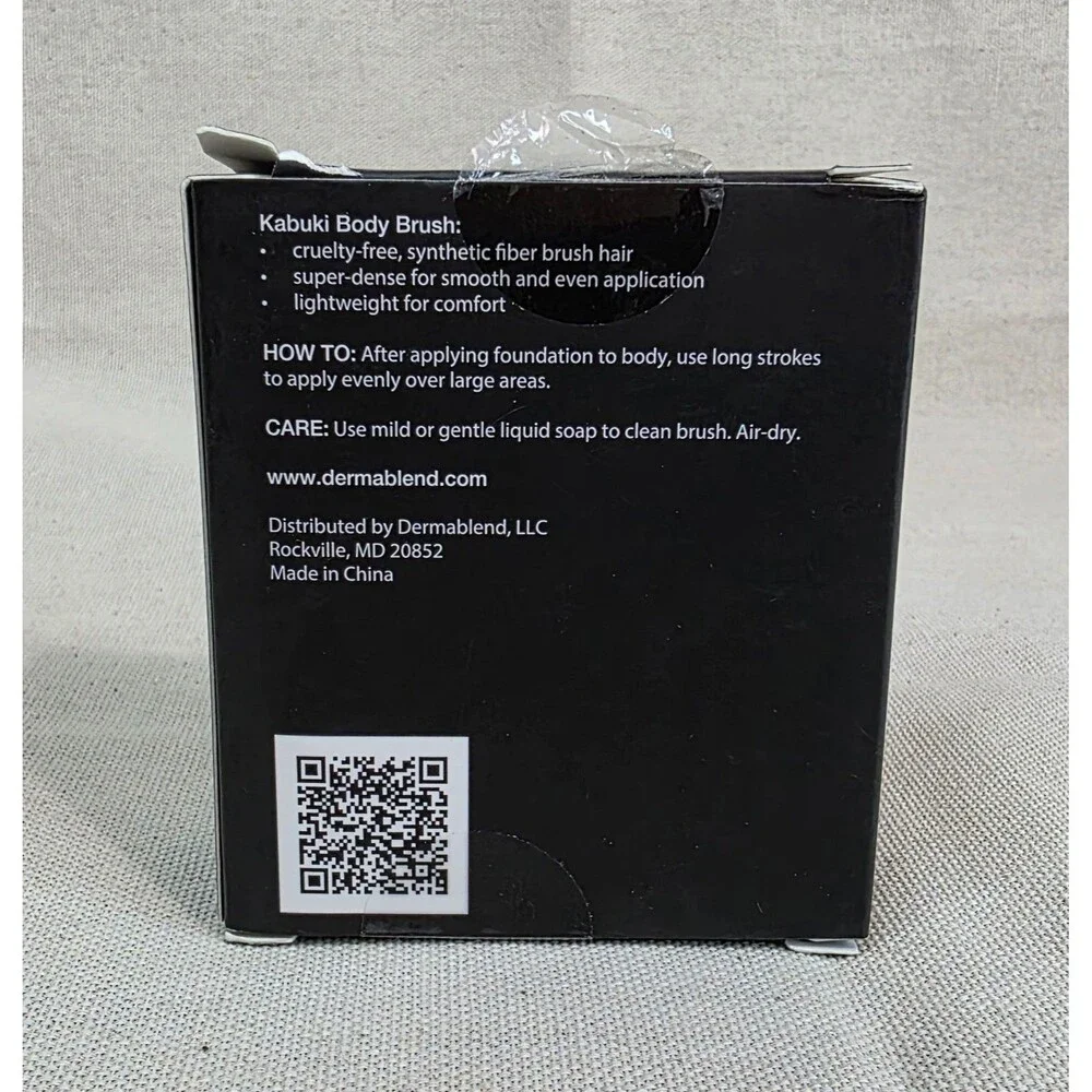 Dermablend Kabuki Body Brush Black Synthetic Fiber Cruelty-Free Lightweight NIB